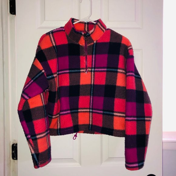 Cropped Plaid Sherpa - Picture 6 of 7